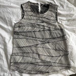 EUC Women’s DKNY printed blouse - Sz M